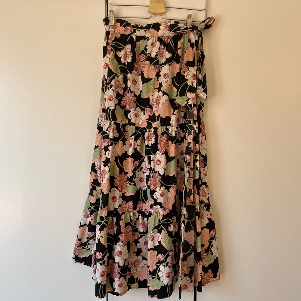 Who what wear wrap skirt. Size small.